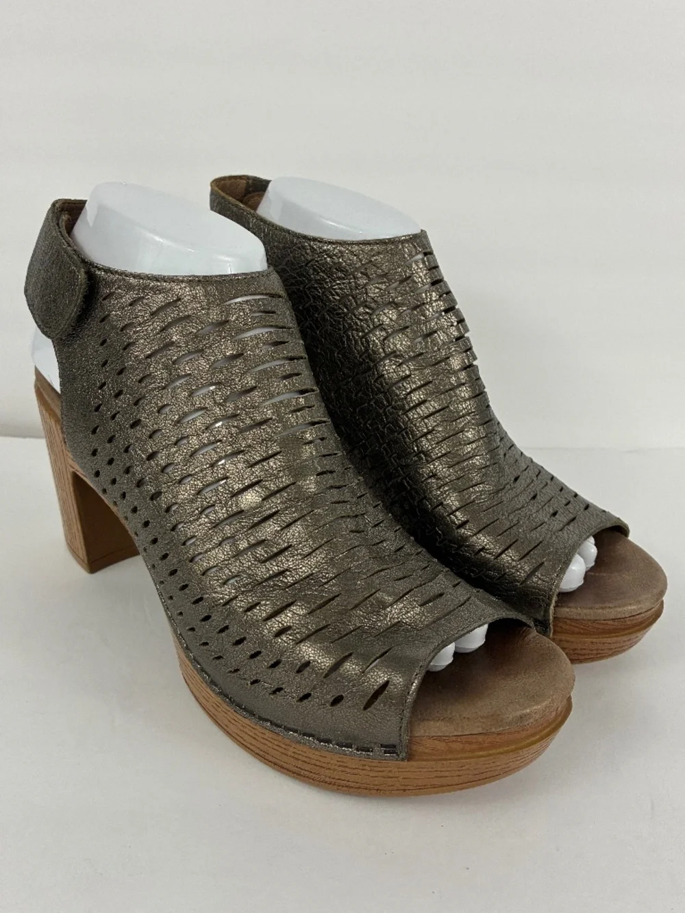 Dansko Danae Bronze Platform Sandals 8.5 9 Metallic Pewter Perforated Mules Clog